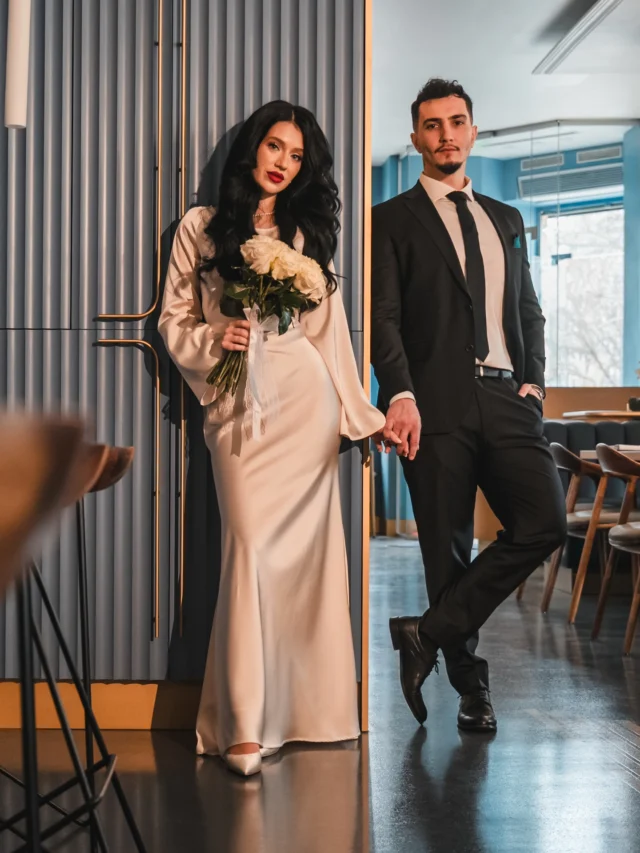 Andreea & Antonio 🤍

Ziua în care un „DA” spus clar și asumat i-a făcut soț și soție. După semnarea actelor, fără grabă, fără agitație, am ieșit la o plimbare firească prin centrul Constanței și ne-am oprit la eleganta 1896 Brasserie & Lounge.

Un spațiu cu personalitate, lumină bună și detalii care completează perfect o ședință foto de cununie civilă – simplă, curată, exact despre ei doi. Emoții reale, gesturi mici, priviri care spun tot.

Dacă îți dorești fotografii care să rămână actuale peste ani, sunt aici să spun povestea voastră așa cum este ea.

📩 Rezervări & detalii:
www.danmihailupescu.com
📞 0721 364 420

#fotografnunta #fotografcununiecivila #weddingromania #liveinthemoment #couplegoals
